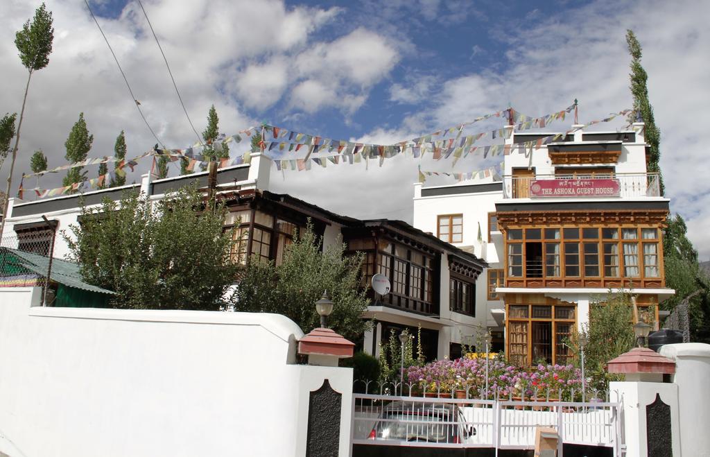 Отель Ashoka Ladakh Лех Экстерьер фото